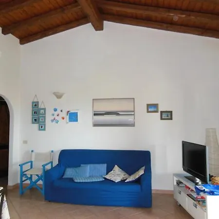 Villino Janna Di La Chessa Apartment