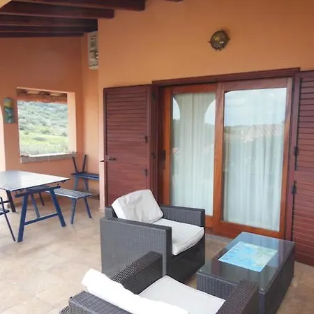 Villino Janna Di La Chessa Apartment