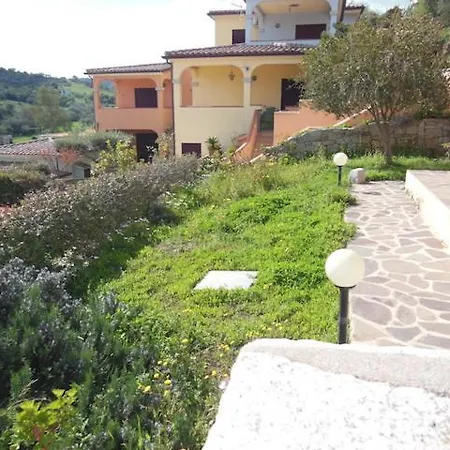 Villino Janna Di La Chessa Apartment *